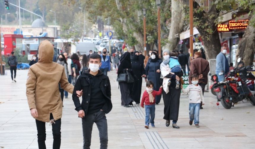 Yasak bitti, Kahramanmaraş’ta vatandaş sokağa akın etti