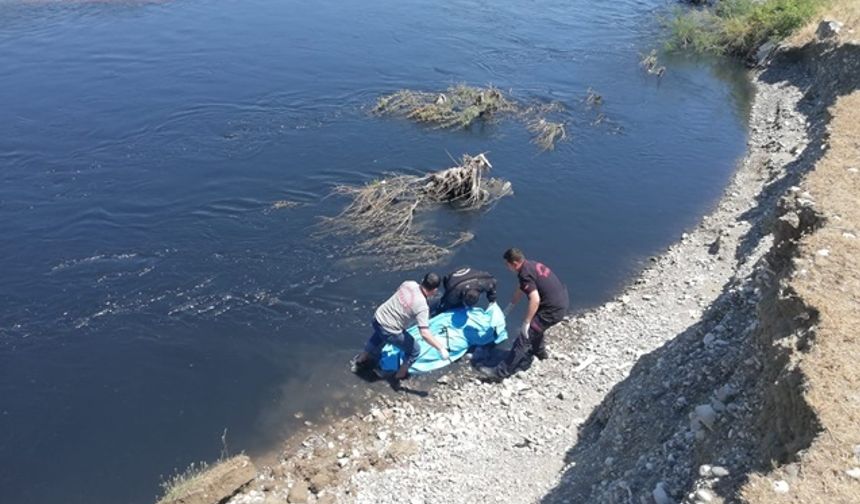 Aksu Çay’ından geçmek isteyen genç kız boğuldu