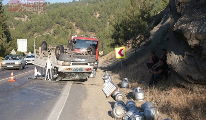 Kahramanmaraş'ta mutfak tüpü yüklü kamyonet devrildi