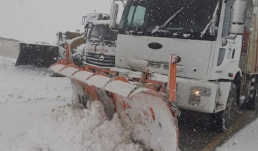 Kahramanmaraş’ta karla mücadele başladı