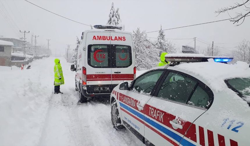 Kahramanmaraş'ta ambulans kara saplandı!