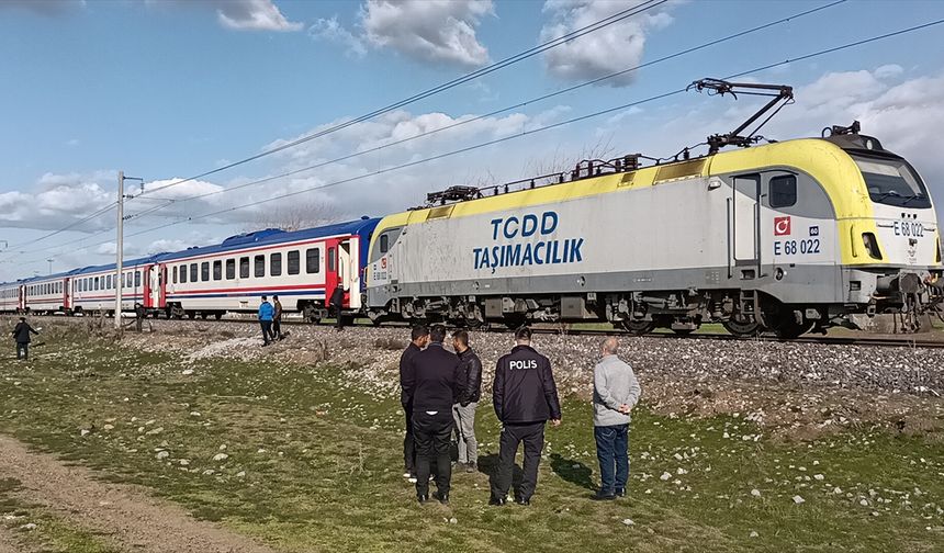 Kahramanmaraş'ta kamyon trene çarptı!