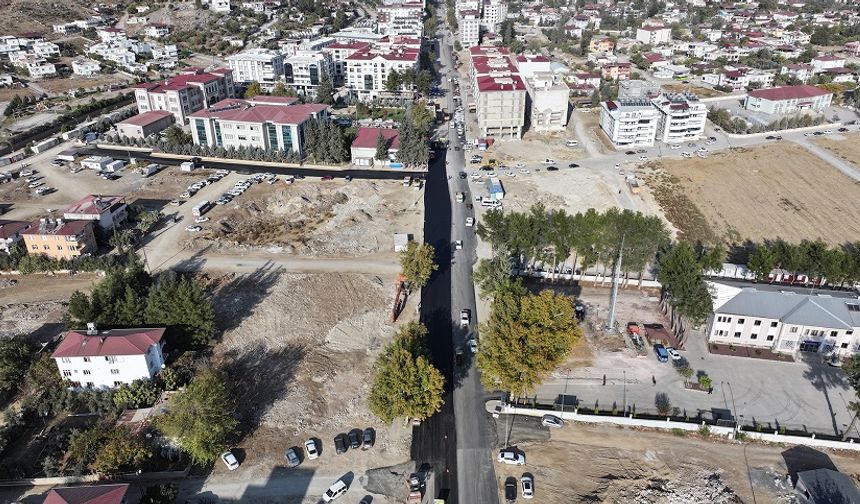 Daha Ulaşılabilir Türkoğlu İçin Büyükşehir Yol Yatırımlarını Sürdürüyor