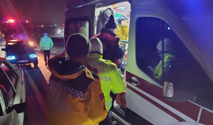 Kahramanmaraş’ta otomobil bariyerlere çarptı: 2 yaralı