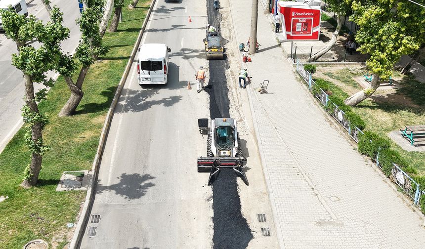 Kahramanmaraş’ta Üstyapı Hamlesi: Tevfik Kadıoğlu’nda Asfalt Serimi