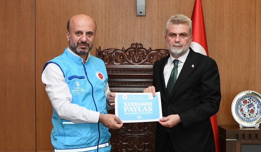 Başkan Fırat Görgel, Türkiye Diyanet Vakfı’na İki Kurban Bağışladı