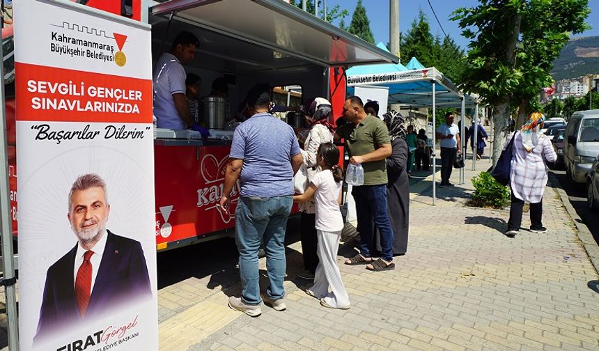 Kahramanmaraş Büyükşehir, LGS Sabahı Öğrenciler ve Ailelerle Sahadaydı