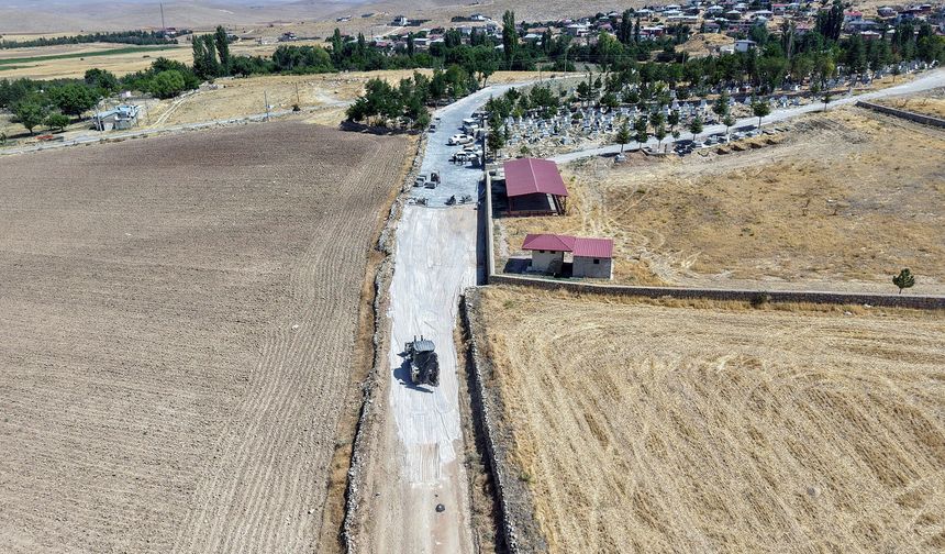 Büyükşehir’den Elbistan Kırsalına 5 Bin Metrekarelik Kilit Parke
