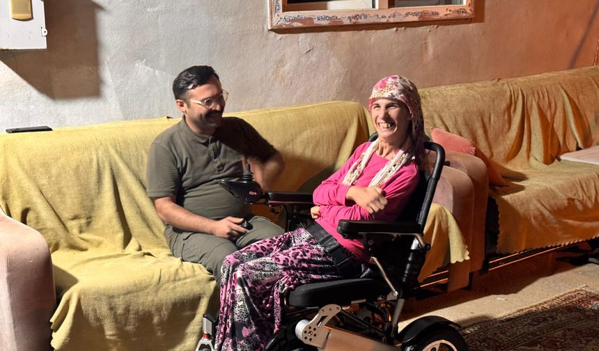 Fatmagül’ün Uzaktan Kumandalı Akülü Sandalye Hayalini Mustafa Şahin gerçekleştirdi