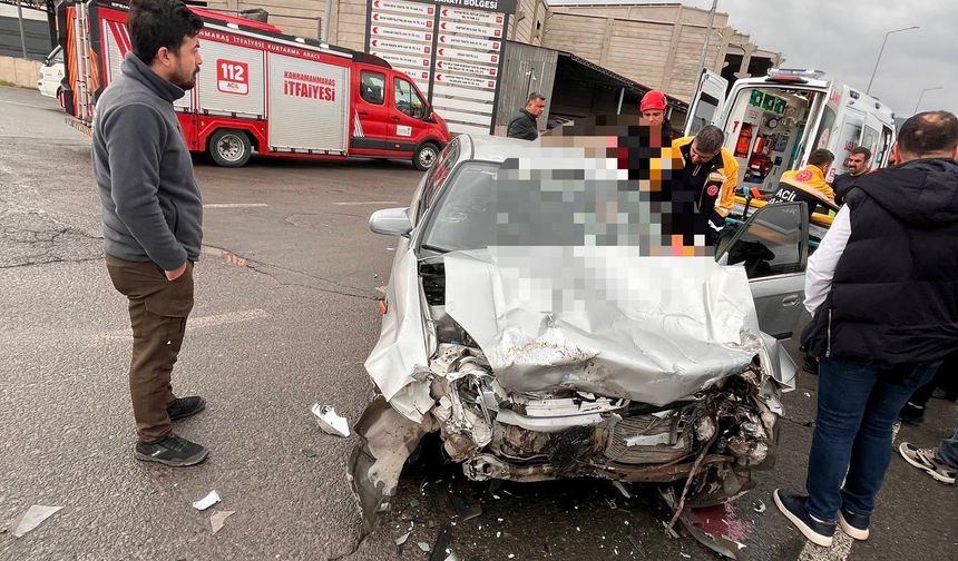 Kahramanmaraş’ta İki Otomobil Çarpıştı: 1 Yaralı