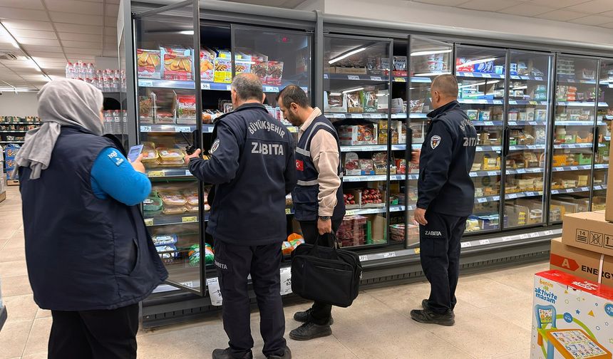Büyükşehir Zabıtası, Tüketici İçin Sahada Denetimlerini Yoğunlaştırdı
