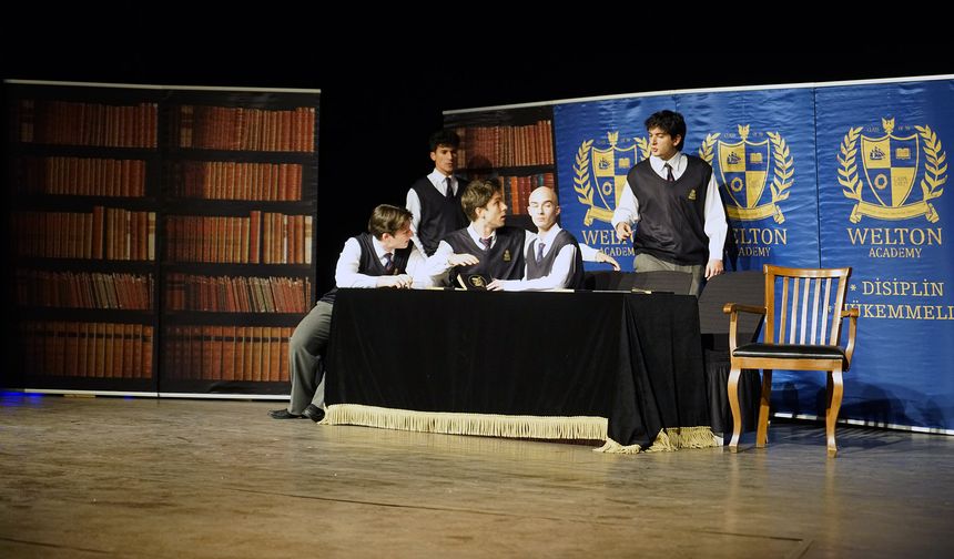 “Ölü Ozanlar Derneği” Sanatseverler Tarafından Büyük İlgi Gördü