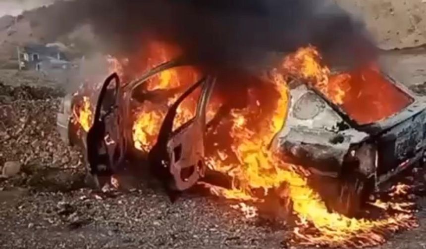 Kahramanmaraş’ta otomobil demir yığınına döndü