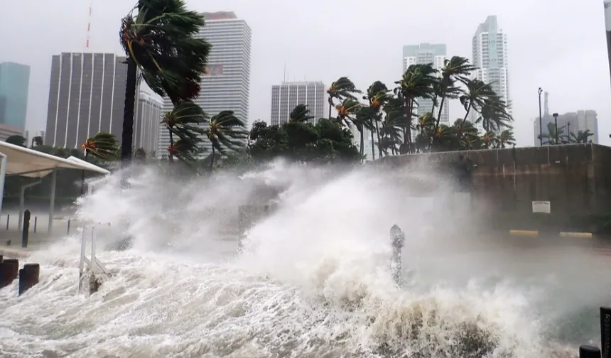 Doğal afetler sigorta sektörünü zorluyor... Küresel ekonomik kayıplar 260 milyar dolar oldu