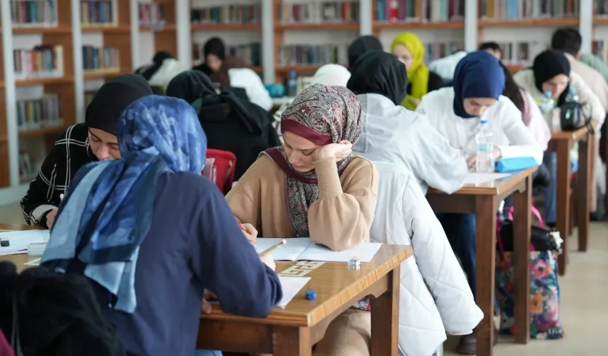 Kahramanmaraş'ta 4 bin öğrenci, KPSS denemesi yaptı