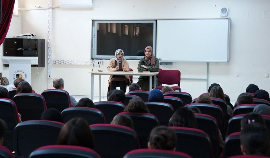 Kahramanmaraş’ta gençlere iklim değişikliği semineri