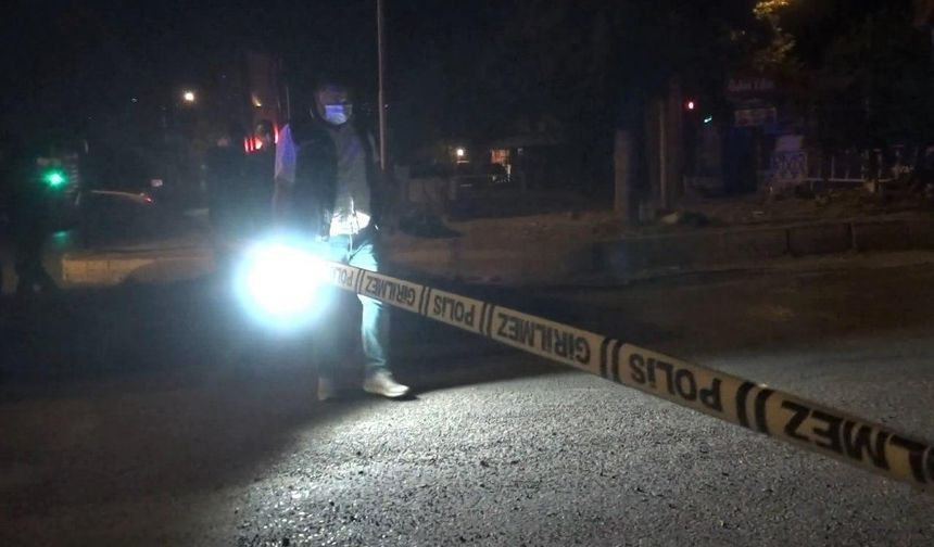 Kahramanmaraş’ta mahalle ortasında silahlar konuştu