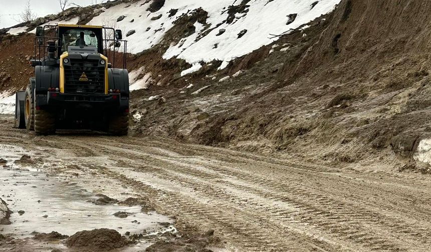 Andırın, Çağlayancerit ve Pazarcık’ta yol güvenliği sağlanıyor