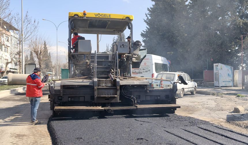 Kahramanmaraş’ta asfalt atağı başladı