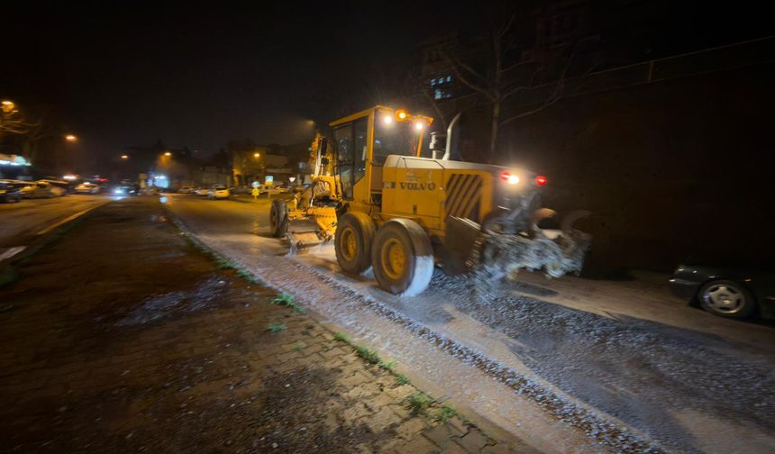 Kahramanmaraş Büyükşehir, yağış sonrası yol onarım çalışmalarına hız verdi