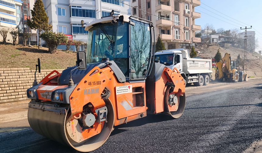 Dulkadiroğlu’nda sıcak asfalt çalışması başladı