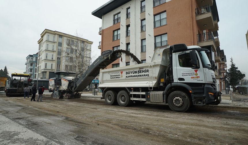 Kahramanmaraş Dulkadiroğlu’nda asfalt yenileme çalışmaları sürüyor