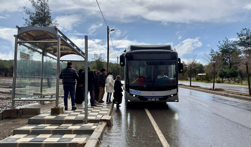 Mezarlık ziyaretlerine ulaşım desteği! İkramlar yapıldı