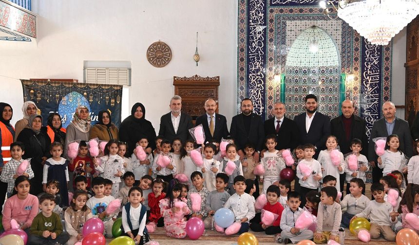 Kahramanmaraş’ta tekne orucu etkinliğinde çocukların heyecanı