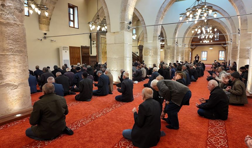Kadir Gecesi’nde Tarihi Ulu Camii’de buluşalım!