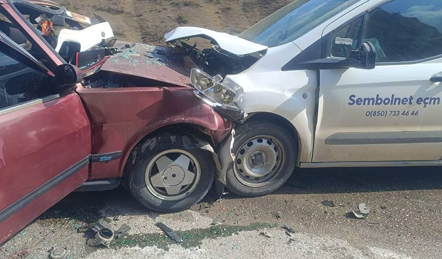 Kahramanmaraş Ekinözü’nde feci kaza 1 kişi hayatını kaybetti 4 kişi yaralandı