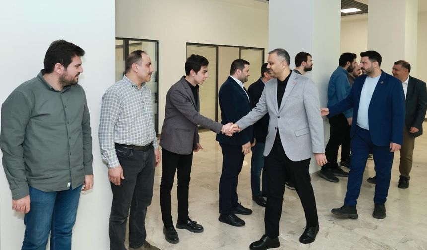 Başkan Toptaş, belediye personeliyle bayramlaştı