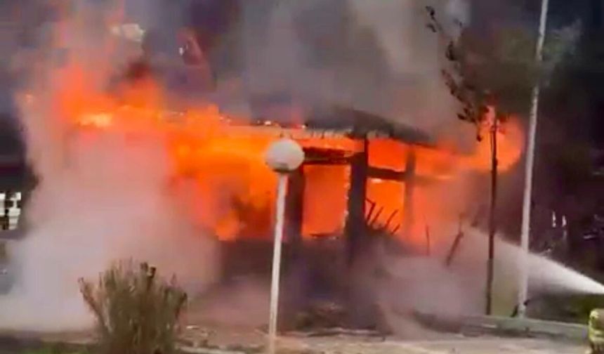 Kahramanmaraş'ta korkutan baraka yangını! Alevler yükseldi