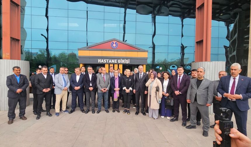 Anahtar Parti heyeti Kahramanmaraş’taki saldırıda yaralananları ziyaret etti