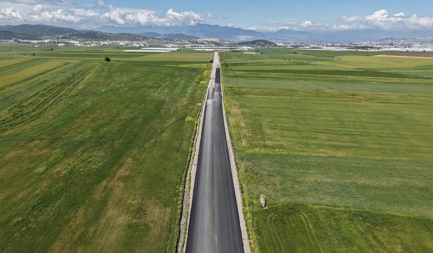 Büyükşehir, Dulkadiroğlu Elmalar – Çokyaşar Yolunda Asfalt Serimini Hızla Sürdürüyor