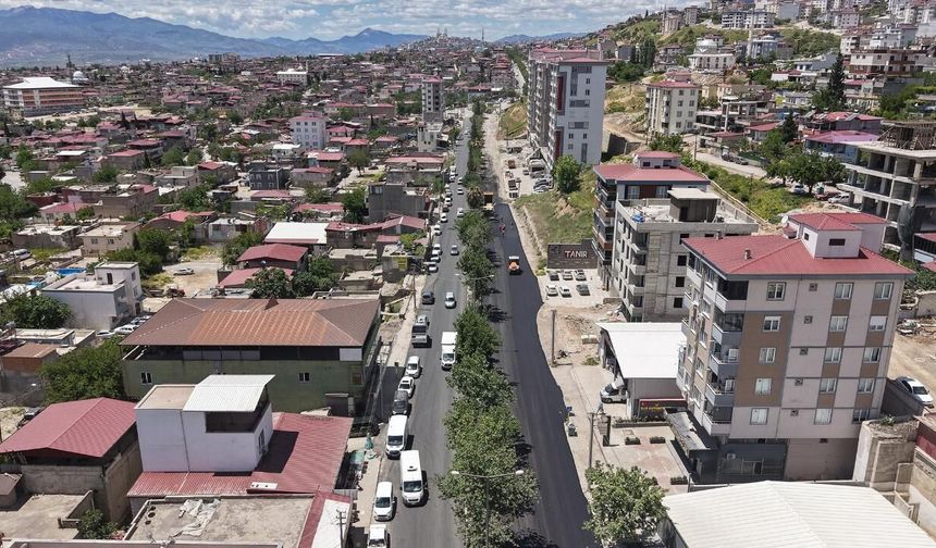 Büyükşehir, Doğukent Yolunda Asfalt Mesaisini Sürdürüyor