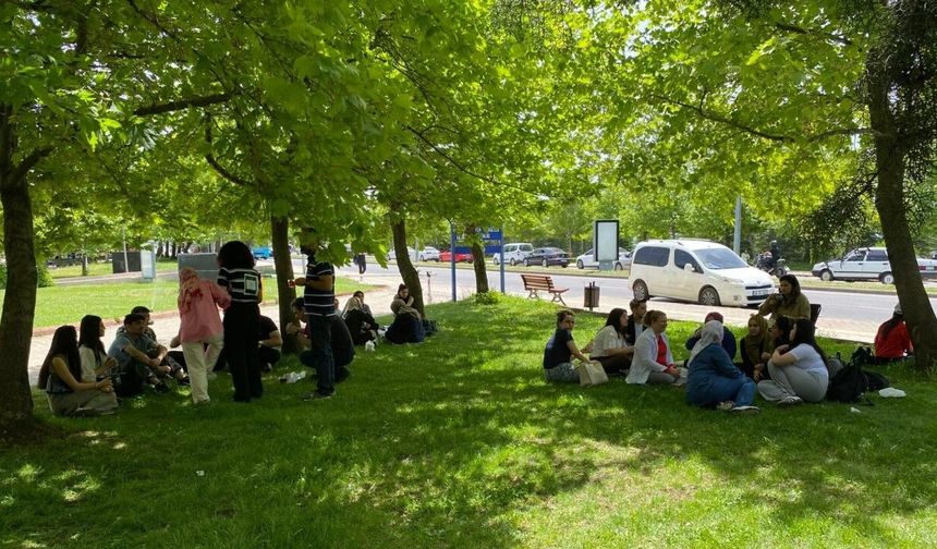 Büyükşehir’den Üniversite gençliğiyle “Atıksız Piknik” etkinliği