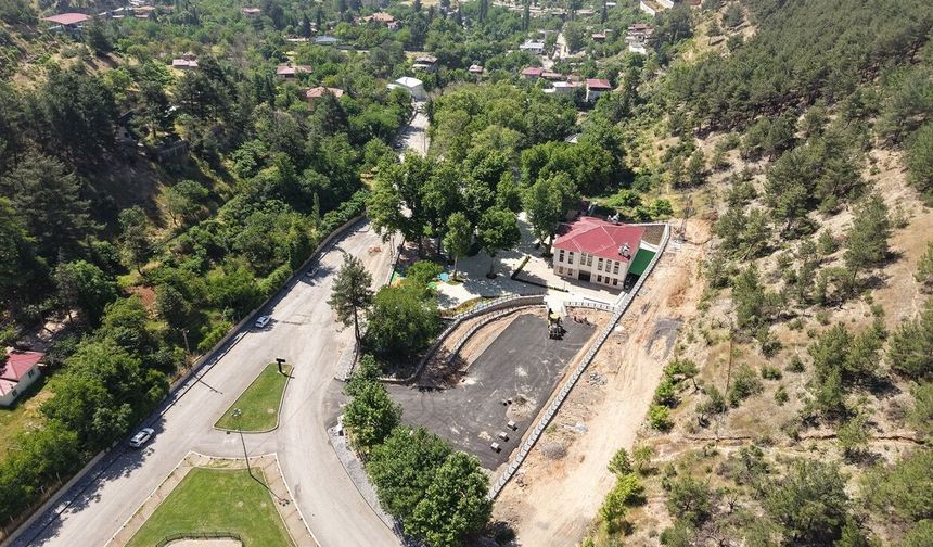 Kahramanmaraş'ta Çınaraltı Çay Bahçesi hizmete hazırlanıyor