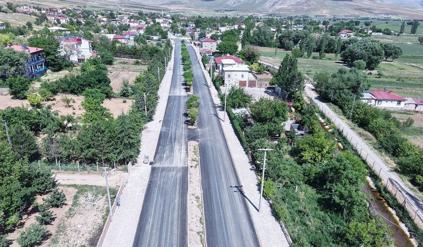 Elbistan İğde’de ulaşım atağı; yürüyüş yolu tamam, asfalt başladı