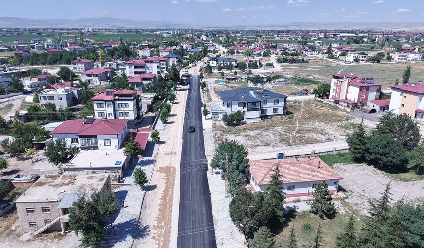 Elbistan Tepebaşı Caddesi'nde asfalt mesaisi başladı