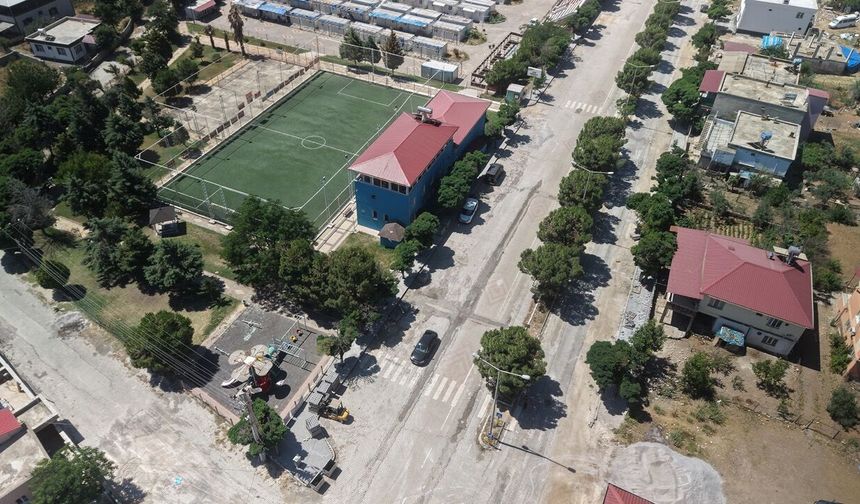 Kahramanmaraş'ta yaya ulaşımına 2 kilometre yeni kaldırım yatırımı!