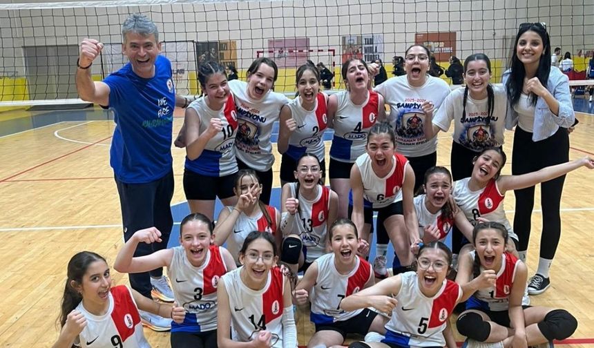 Kahramanmaraş'ın genç voleybolcuları, Türkiye Şampiyonası yolunda başarıya imza attı