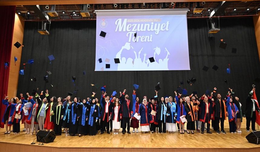 Kahramanmaraş Sütçü İmam Üniversitesi 2025-2026 mezunlarını coşkuyla uğurladı