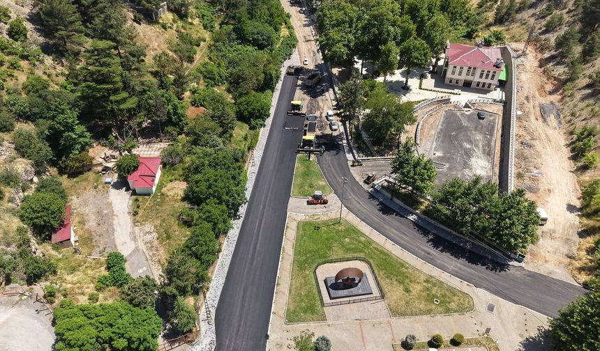 Kahramanmaraş'ta Pınarbaşı Caddesi'nin asfalt yenileme çalışmaları başladı