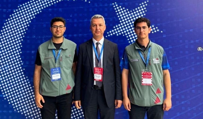 Rektör Okumuş Yapay Zekâ Zirvesi’ne katıldı