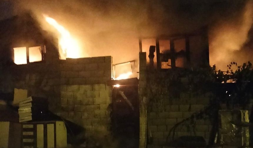 Kahramanmaraş Dulkadiroğlu’nda mobilya atölyesinde dehşet! Bir işçi yaralandı