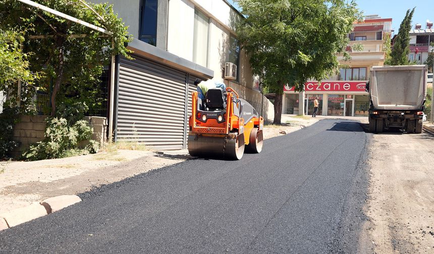 Büyükşehir, Dulkadiroğlu Bahçelievler’de Asfalt Mesaisine Başladı