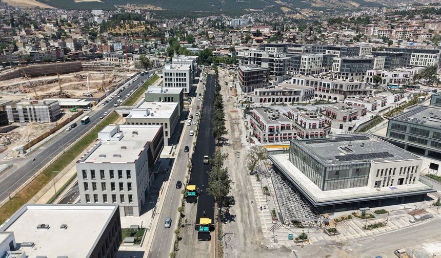 Azerbaycan Bulvarı’nda asfalt mesaisi: Ulaşım konforu artıyor