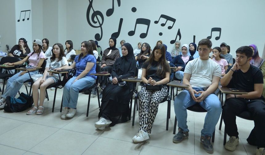 Kahramanmaraş'ta KAMEK'te gençlere finansal okuryazarlık eğitimi verildi