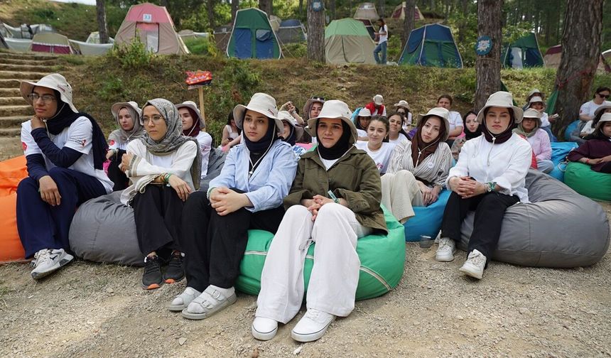Gençler Pusula Maraş kampında yeni medya ve fotoğrafçılığı öğrendi