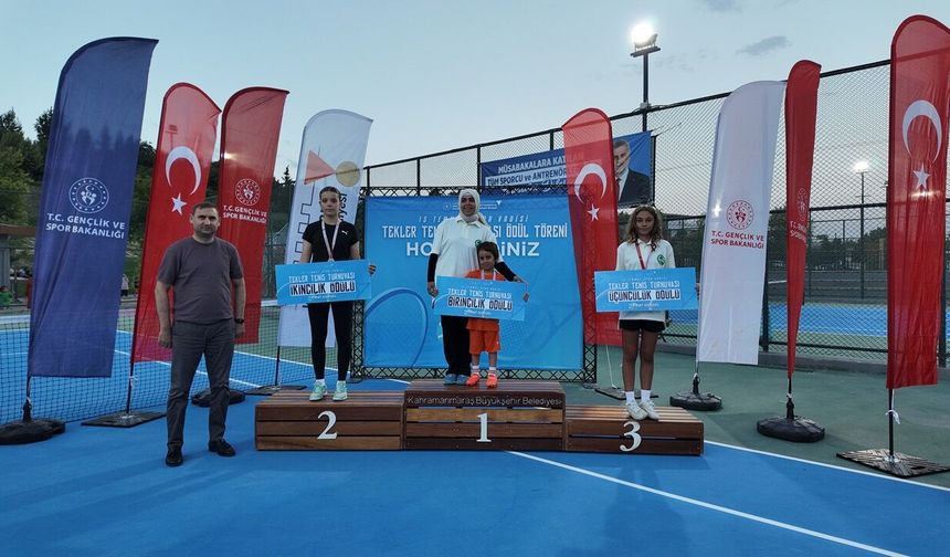 Kahramanmaraş'ta 8 farklı kategoride 180 sporcu korta çıktı